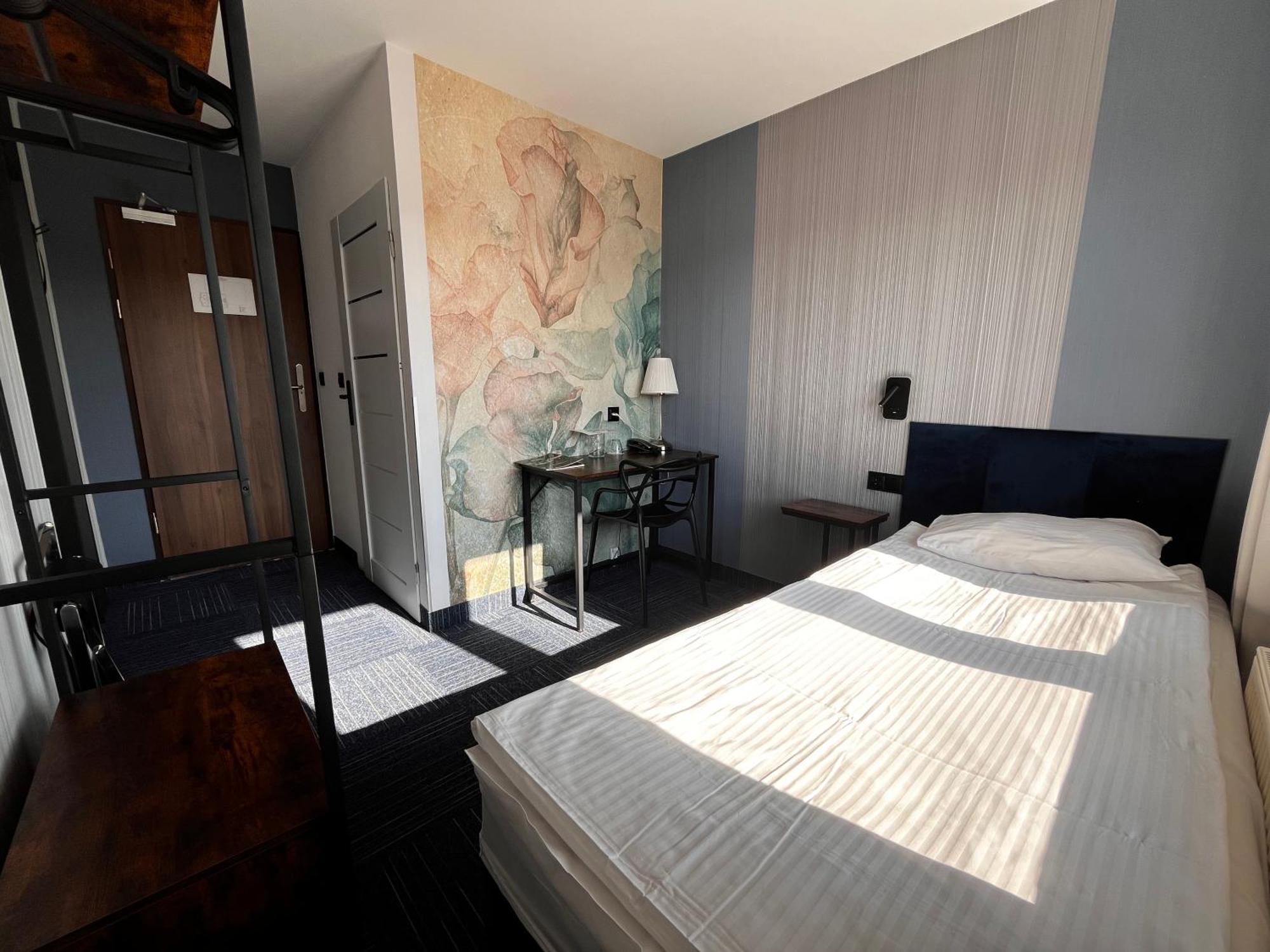 Hotel Marta Oława Exteriör bild